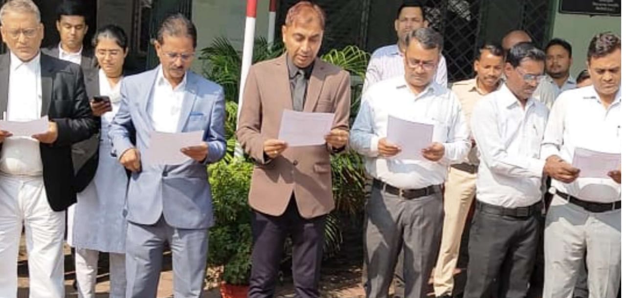 कोई भी बंदी ऐसा न हो जो न्यायालय में अधिवक्ता विहीन हो: सुधीर संविधान दिवस पर विधिक साक्षरता शिविर का आयोजन